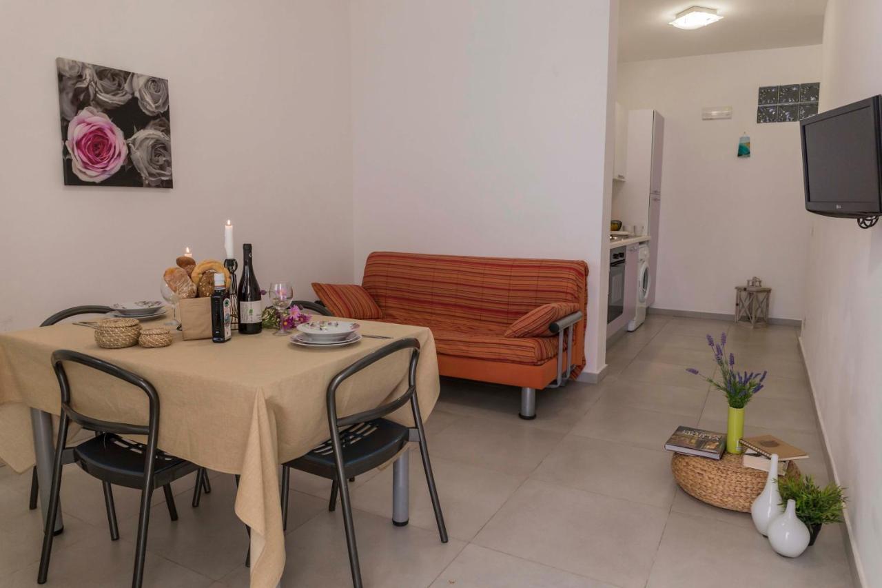 Mareinsicilia: Appartamenti Larica Cava d'Aliga Bagian luar foto