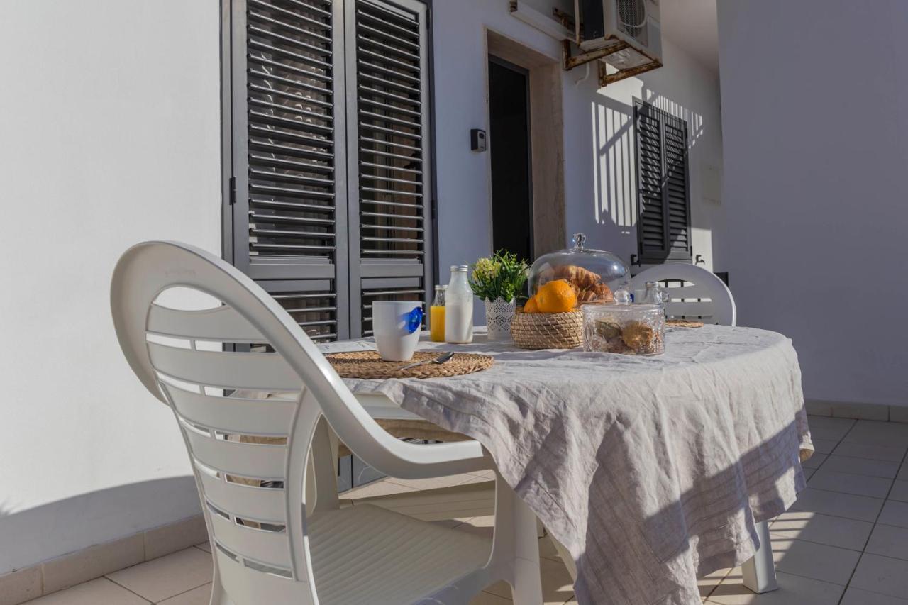 Mareinsicilia: Appartamenti Larica Cava d'Aliga Bagian luar foto