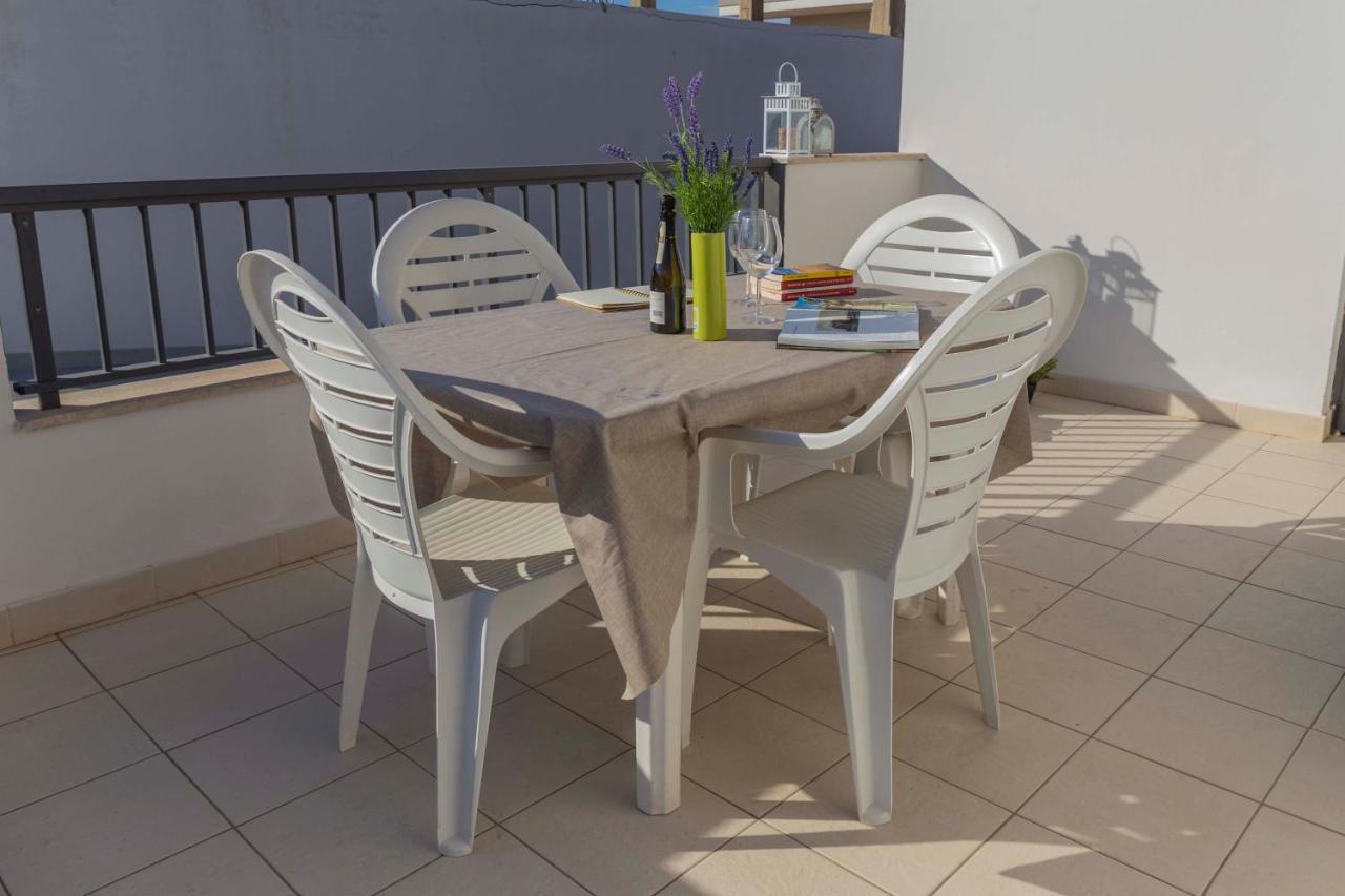 Mareinsicilia: Appartamenti Larica Cava d'Aliga Bagian luar foto